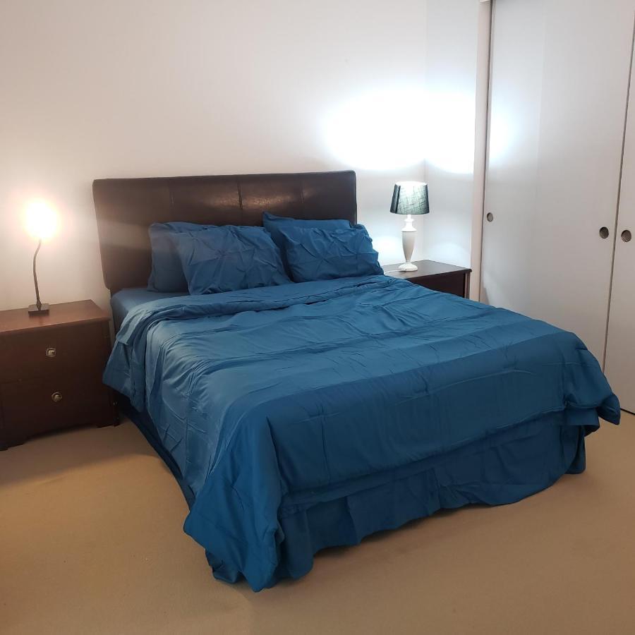 Lovely Guest Entire Apartment Minutes From Ottawa Airport Exteriör bild