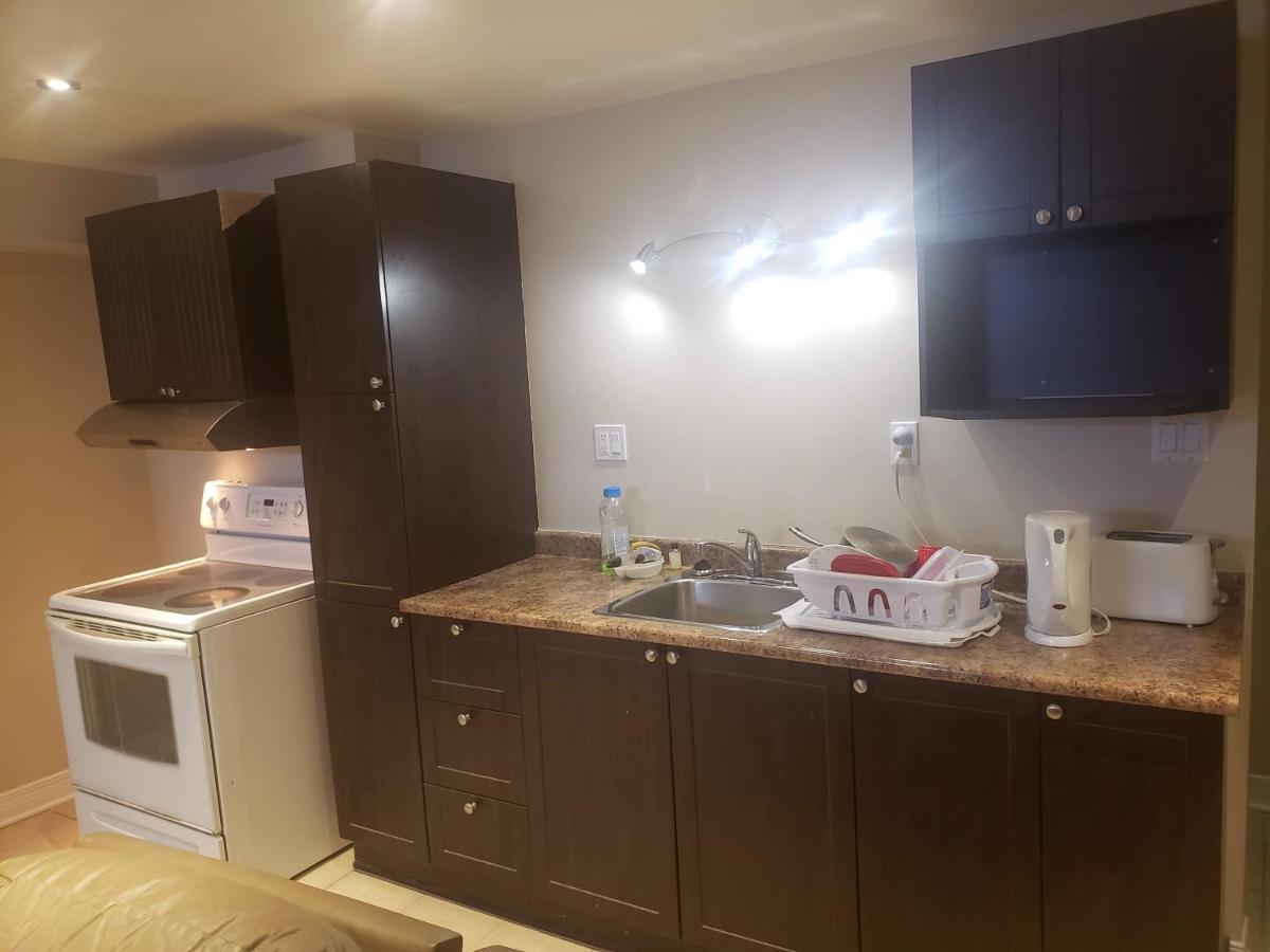 Lovely Guest Entire Apartment Minutes From Ottawa Airport Exteriör bild
