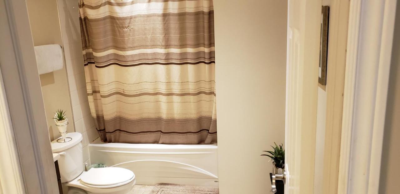 Lovely Guest Entire Apartment Minutes From Ottawa Airport Exteriör bild