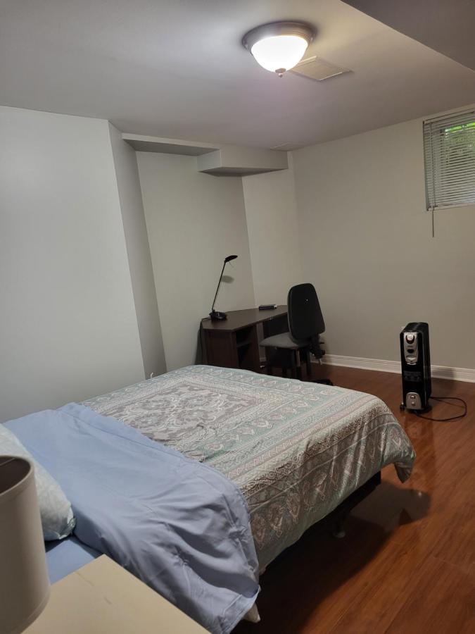 Lovely Guest Entire Apartment Minutes From Ottawa Airport Exteriör bild
