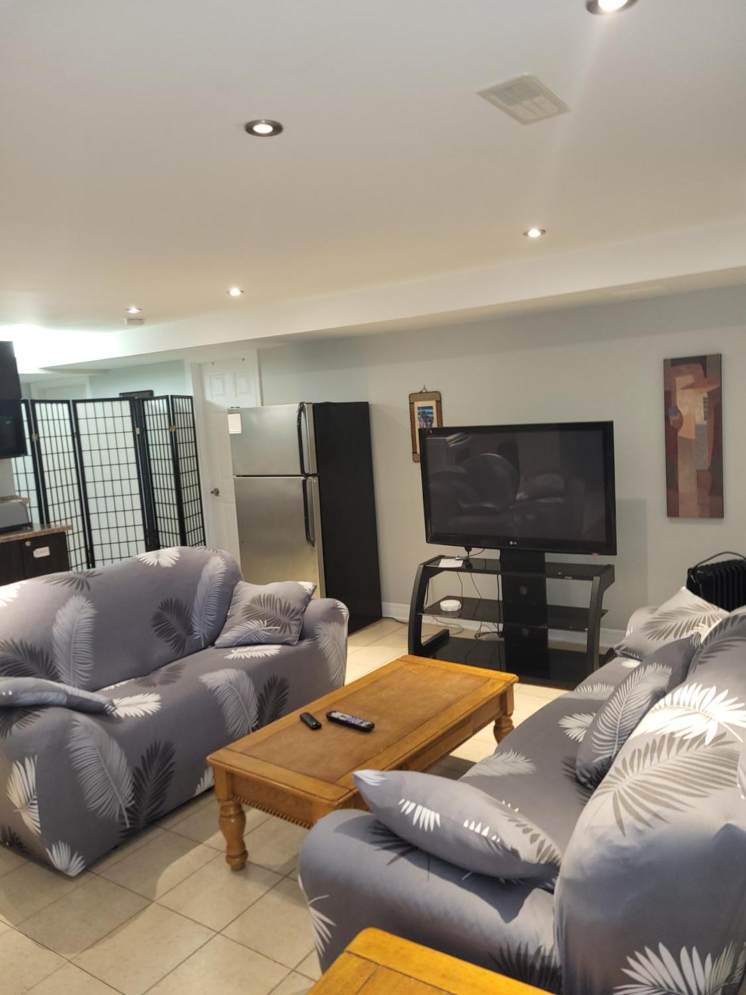 Lovely Guest Entire Apartment Minutes From Ottawa Airport Exteriör bild