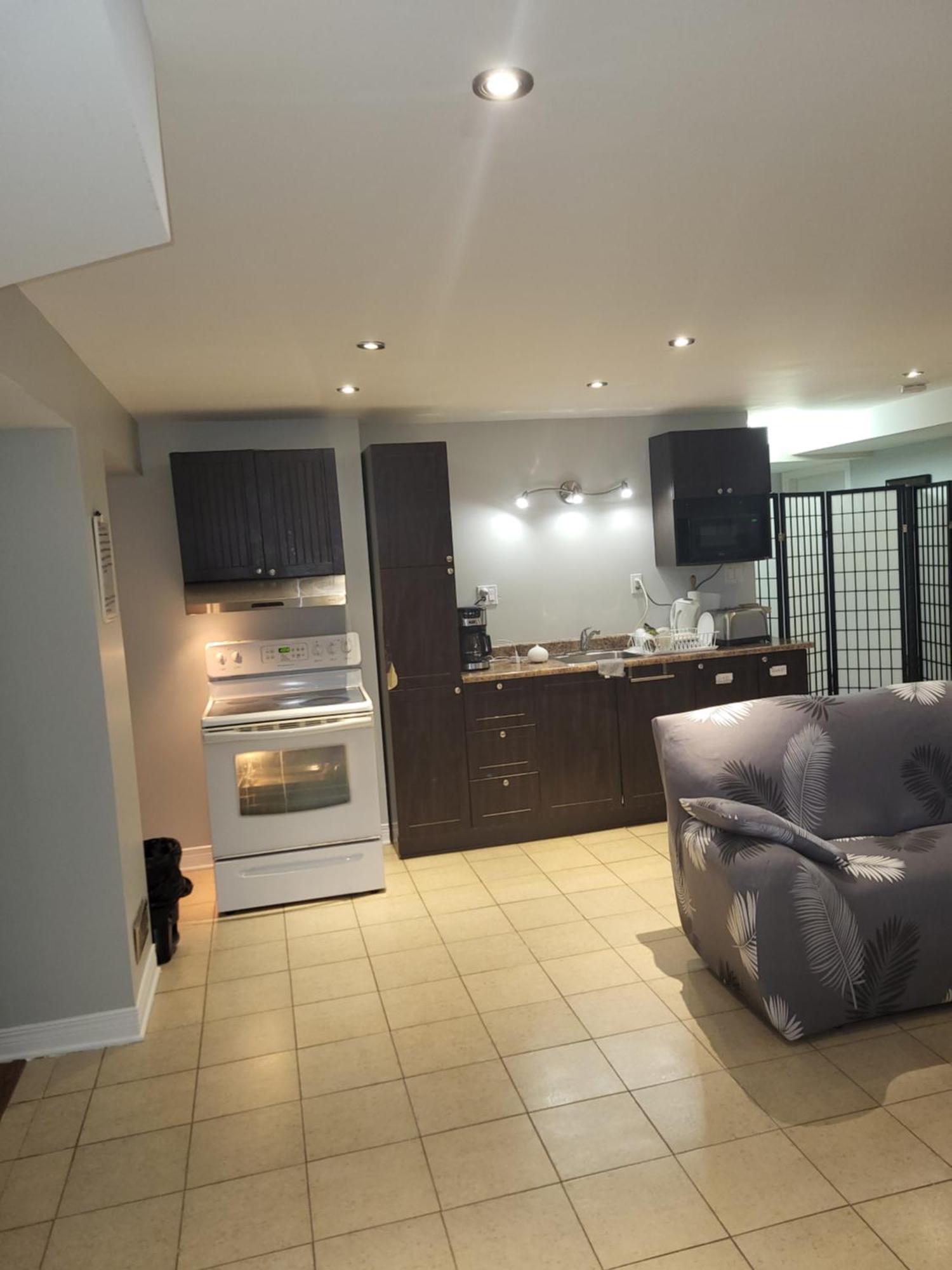 Lovely Guest Entire Apartment Minutes From Ottawa Airport Exteriör bild