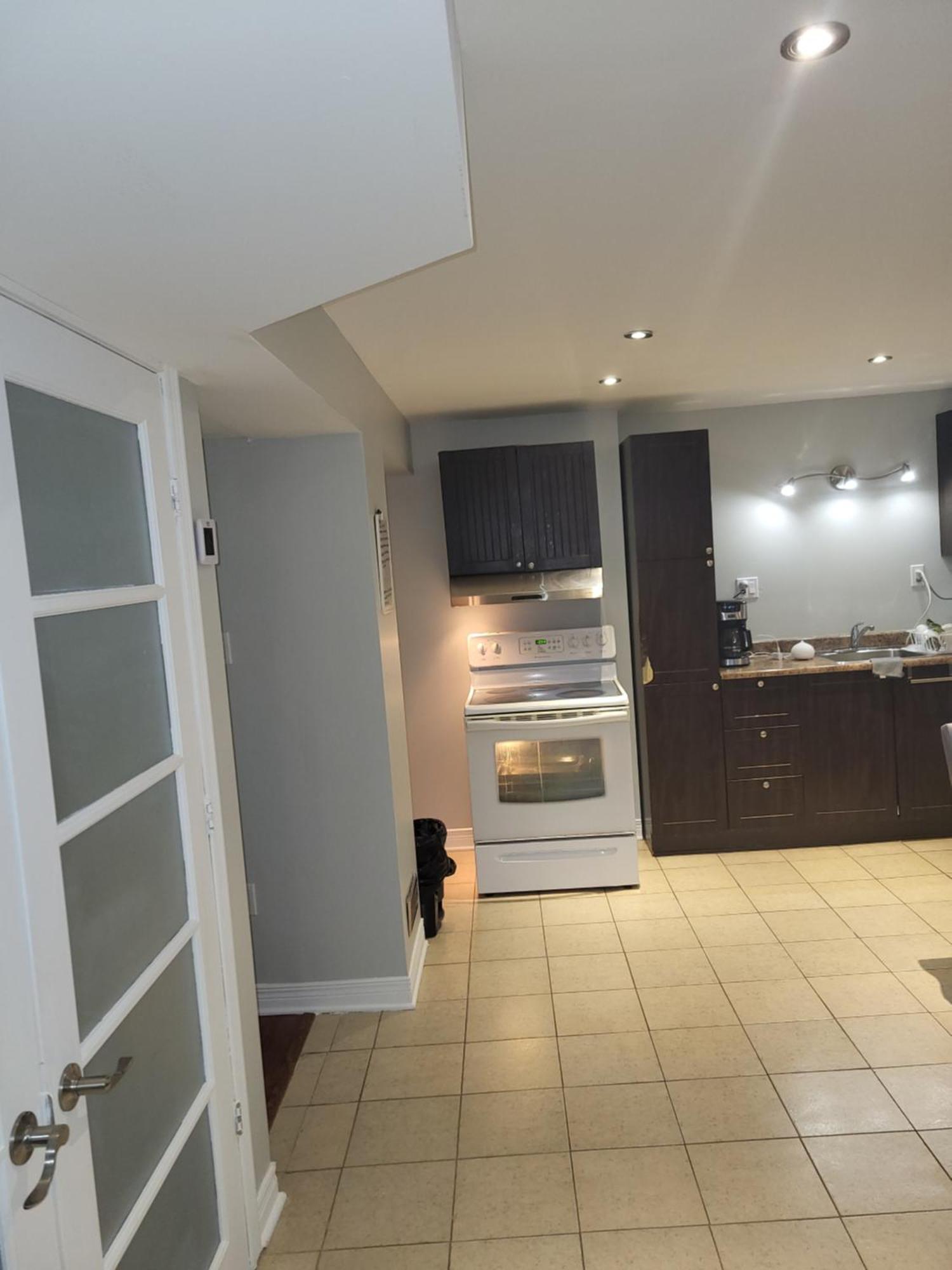 Lovely Guest Entire Apartment Minutes From Ottawa Airport Exteriör bild